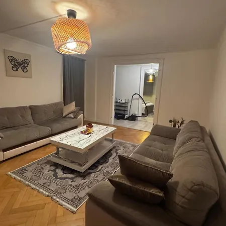 3 - Centre Apartment *
